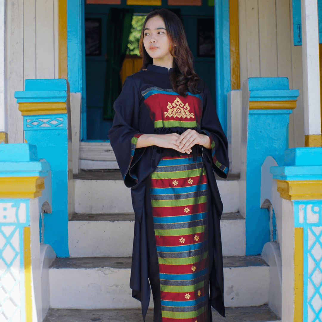 Lentera Melayu Heritage Dress 3